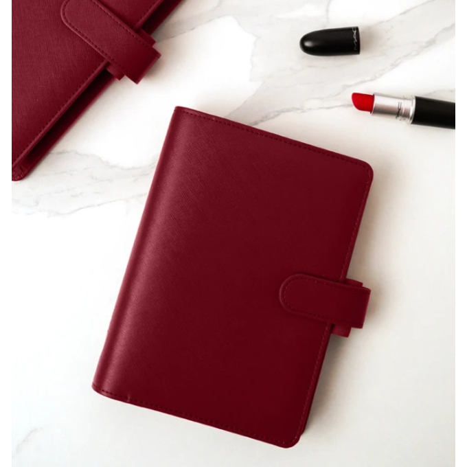 Filofax Saffiano Dark Cherry Osobní vínový diář