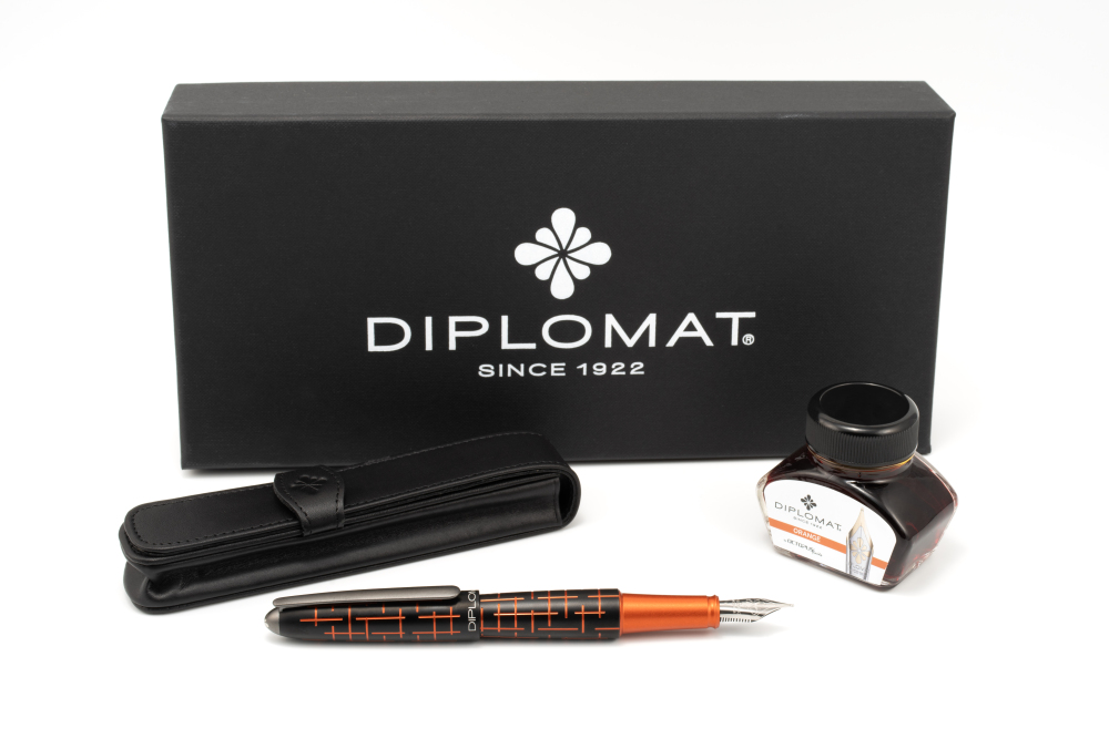 Diplomat Aero Elox Matrix Black/Orange, dárková sada